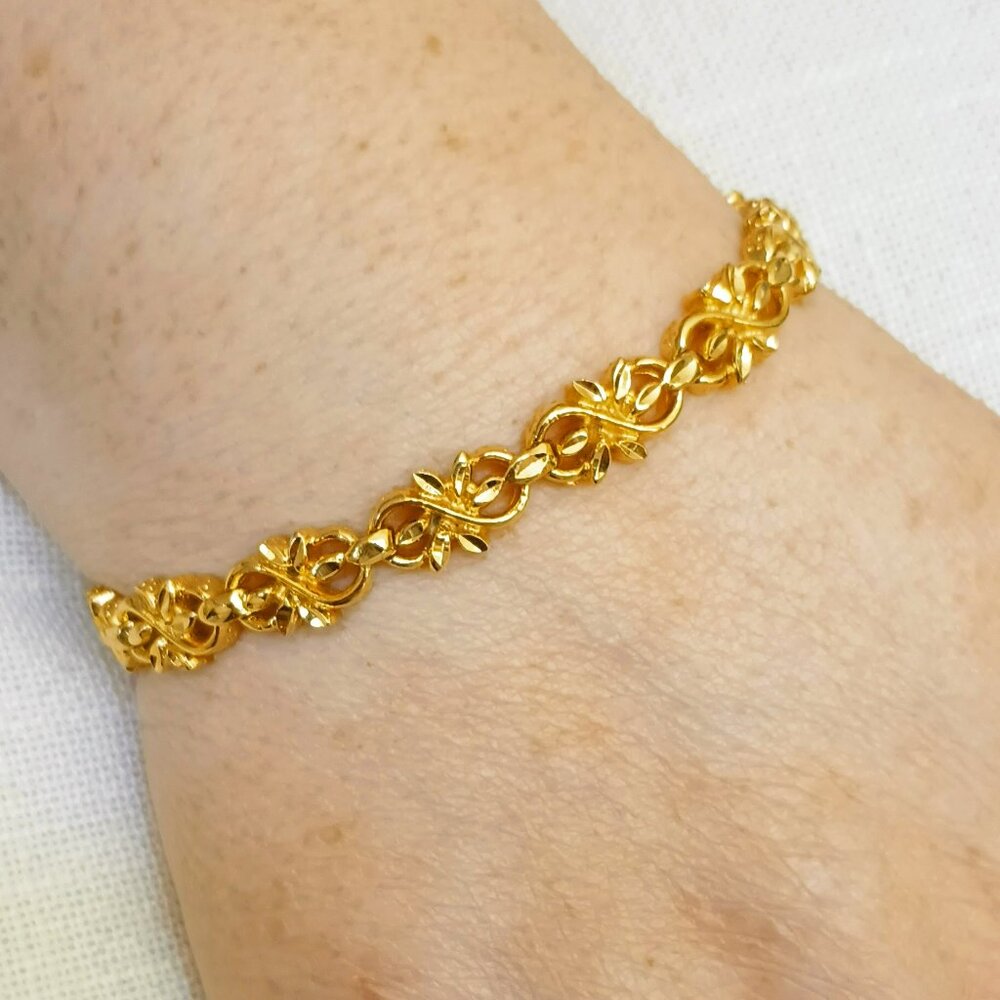 Gold Swirl Floral Link Bracelet 7.5" Women's Dainty Swirl Spring Jewelry